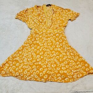 Lulus Yellow White Floral Cottagecore‎ Boho Preppy Casual V Neck Mini Dress XS